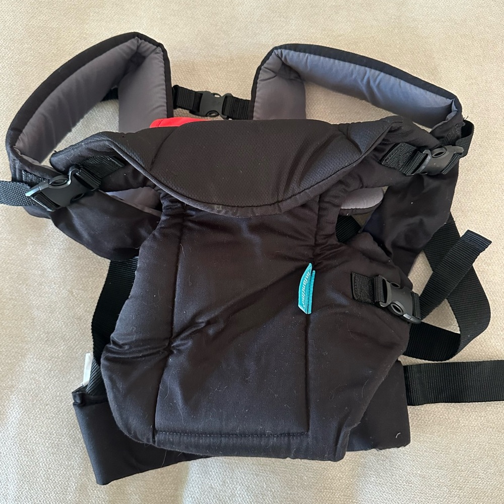 Infantino Black Baby C@rrier
